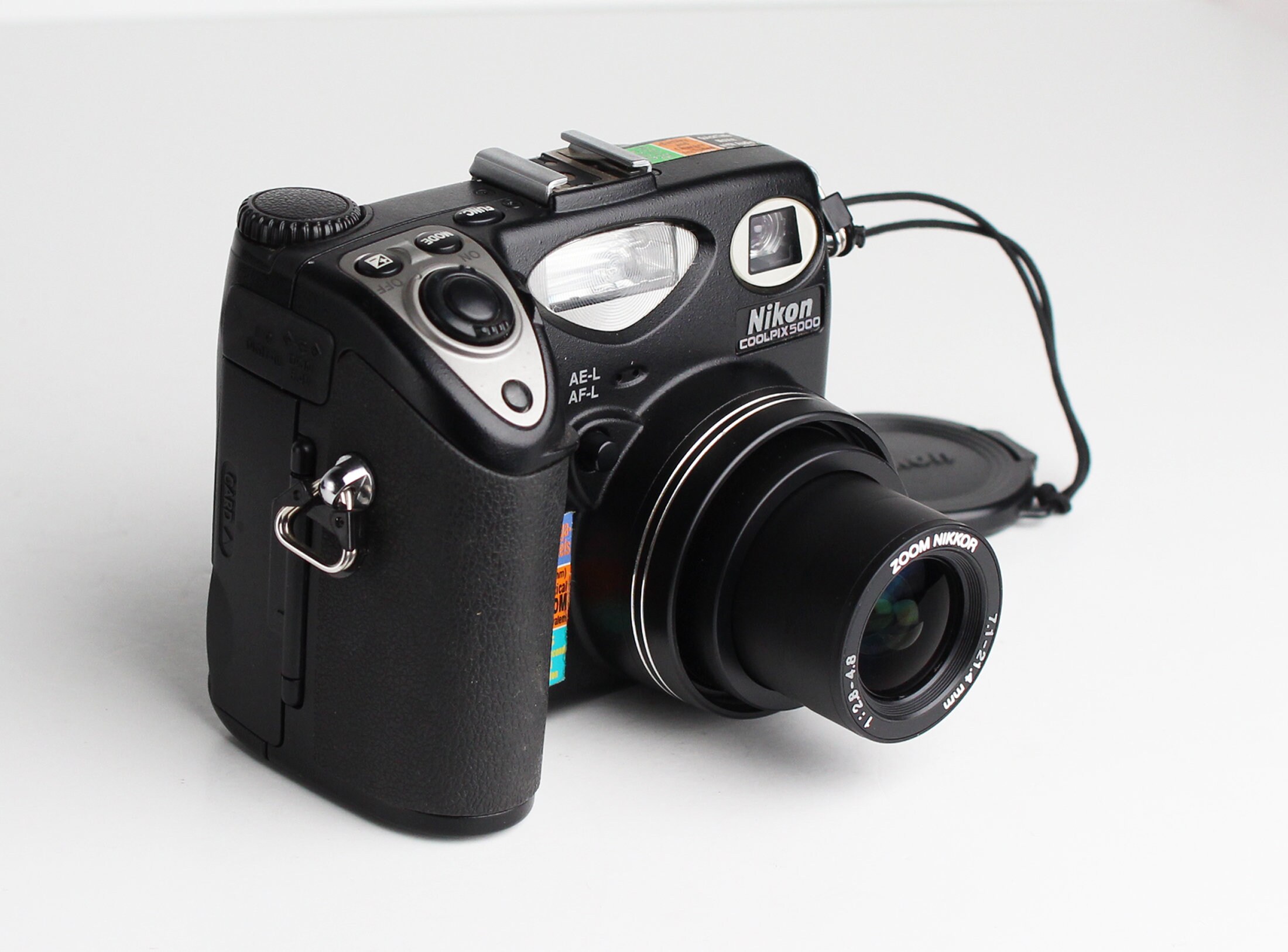 Nikon COOLPIX 5000 5.0 MP Digital Camera Black With Battery