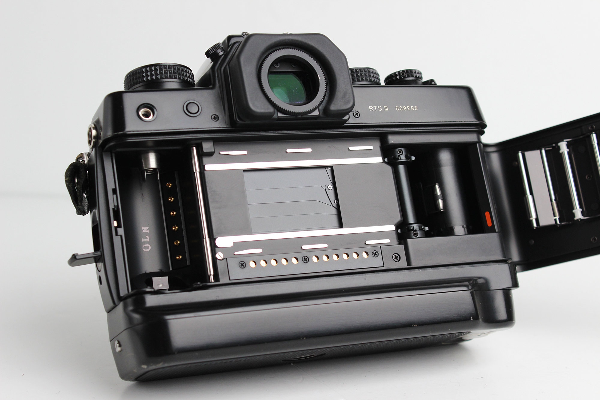 CONTAX RTS 35mm SLR Film Camera with Contax Carl Zeiss Planar T 