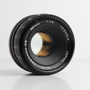 YASHICA Yashinon-DS Auto 50mm f1.9  - M42 Screw Mount Prime Lens