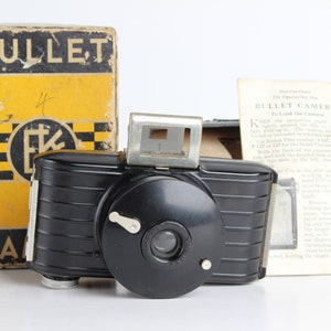 Vintage Eastman Kodak Bullet Bakelite Camera No. 139 with Original Box Uses 127 Film w/Box And Instructions 1940s