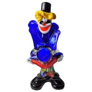 Clown italien vintage des années 1950 en verre de Murano - Art du verre coloré - Clown en verre soufflé avec chapeau haut de forme noir et accordéon