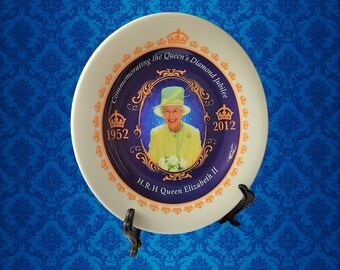 Queen Elizabeth II Diamond Jubilee Decorative Display Plate 2012 - Includes Plate Stand and Original Box