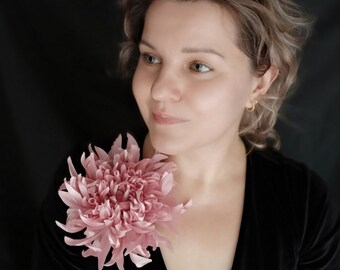 Gently pink fabric chrysanthemum, Pin pink flower, light pink color brooch, chrysanthemum flower brooch