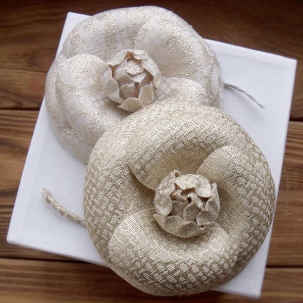 PIN Camellia stijl, Camellia gemaakt van stof, Gouden bloem, stijl, handgemaakte bloem, stijlvolle accessoire, sieraden dagelijks