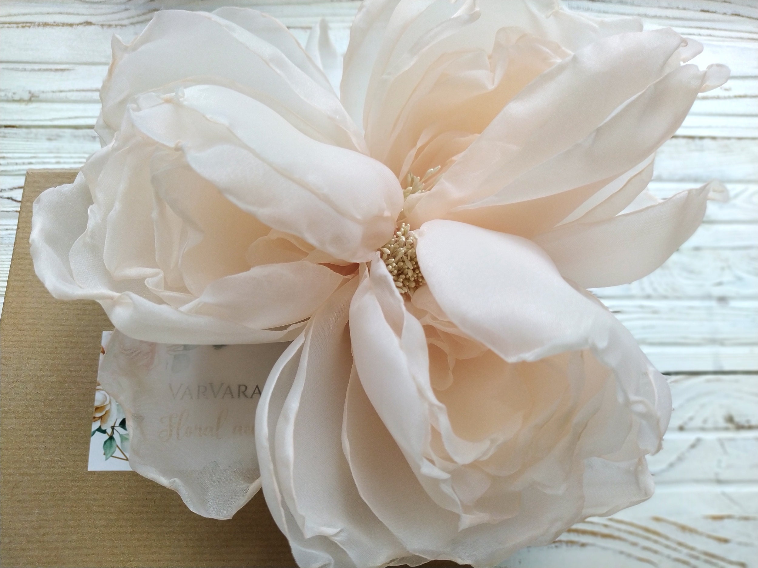 Top Quality Beautiful Flower Brooches Pins For Female Plum Blossom Brooch  Women 2018 Fashion Wedding Corsage Flowers Wholesale From Yj1188, $16.83