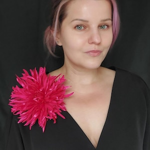 Large pink flower, fuchsia brooch, hot pink flower, pink chrysanthemum, bright fuchsia corsage pins.