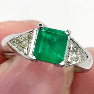 1.88ct COLOMBIAN Emerald & 2 Trillion Diamonds In 18K Solid WHITE Gold Handmade Ring