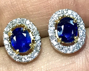 Brincos de ouro amarelo maciço 18K com safiras azuis reais e diamantes, 2,20 quilates, do Ceilão, Sri Lanka. Modelo vintage com micro diamantes, certificados e naturais.