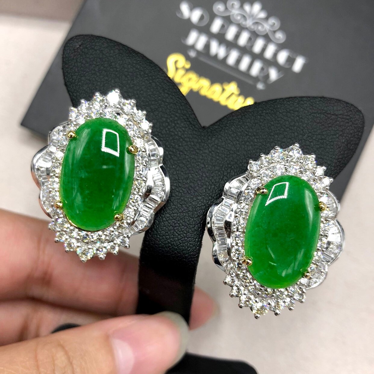 HUGE 15.29TCW APPLE Green Burmese Jade VS Diamonds 18k Solid | Etsy