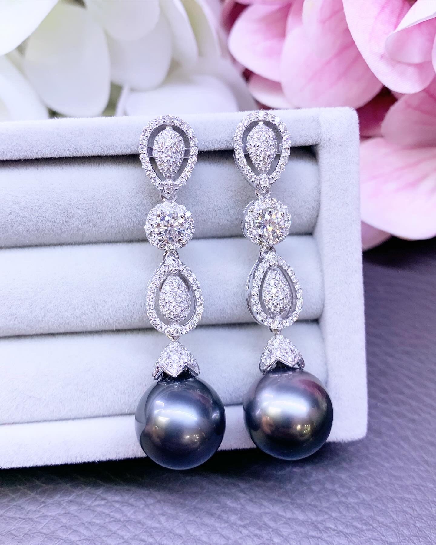 Orecchini Pendenti Da 13 Mm Con Perle Nere Dei Mari Del Sud Di TAHITI E Diamanti In Oro Bianco Massiccio 18 Carati, Stile Pavone, Da Sposa, Grigio, A Goccia, Da Festa, Da - Foto 3