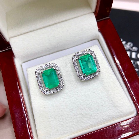 VIVID! 3.50TCW Emerald VS Diamonds in 18K solid white gold earrings studs natural certified zambian Colombian halo wedding modern green