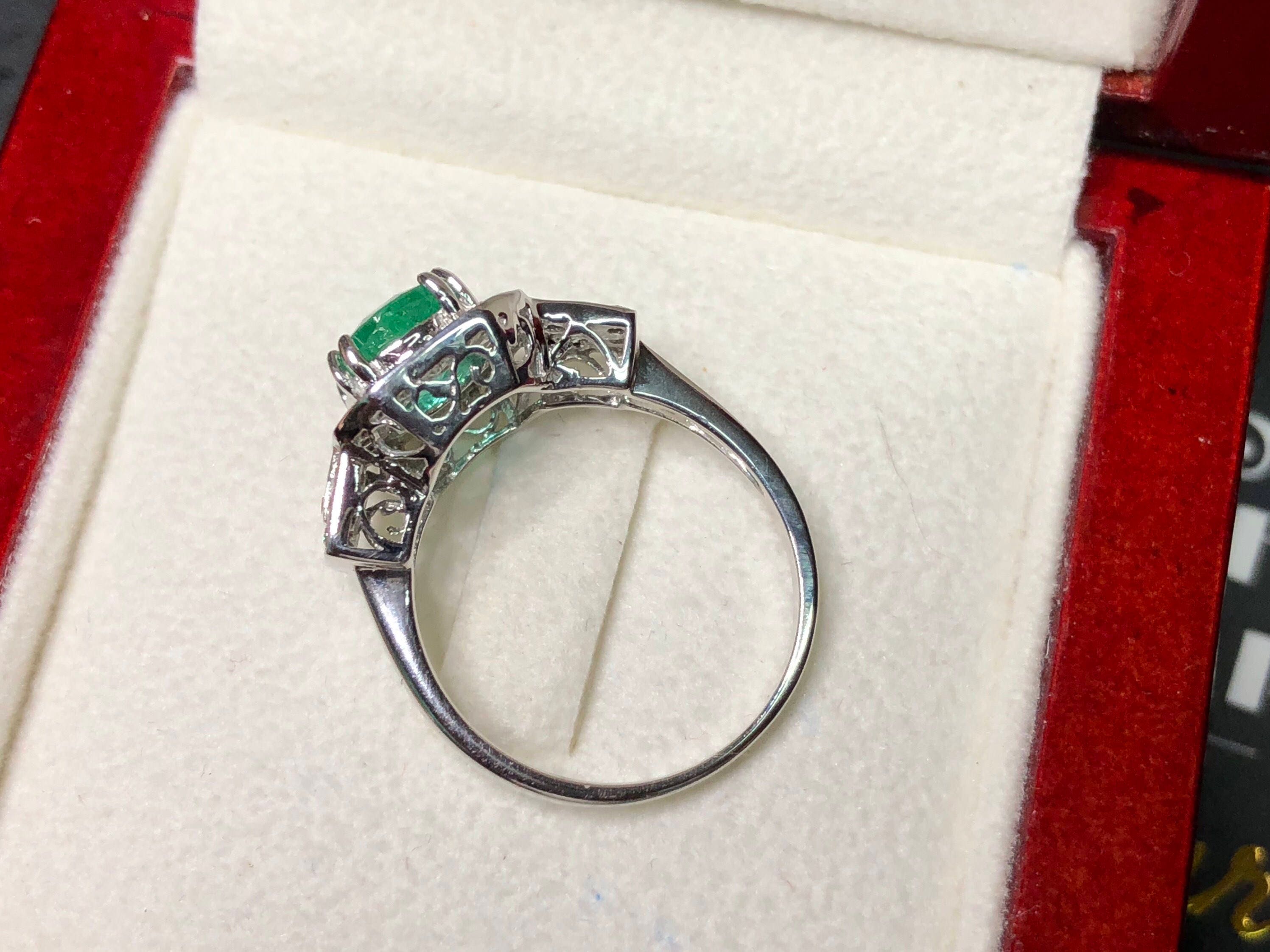 SPARKLING 1.43TCW Emerald & VS Diamonds in 18k Solid White | Etsy UK