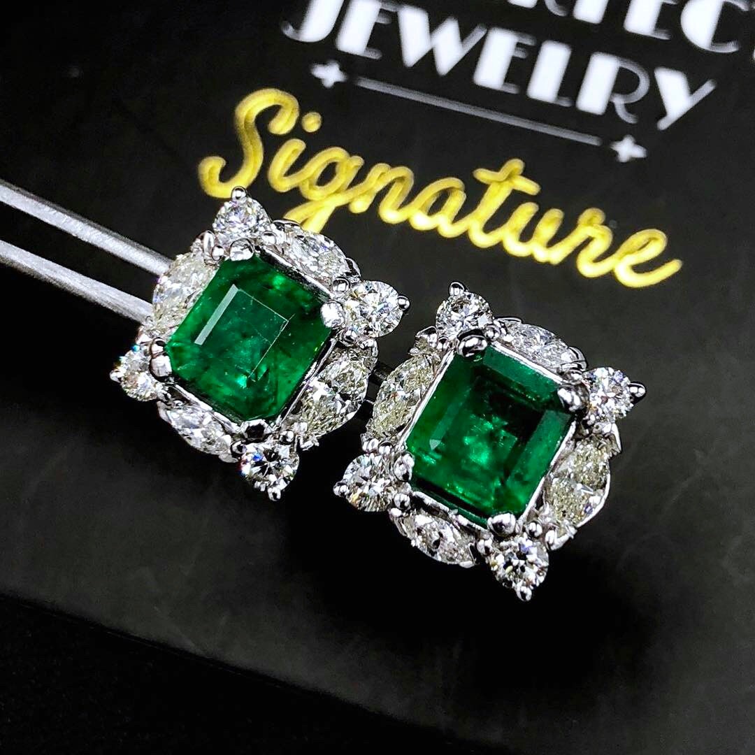 VIVID 7.15TCW Emerald VS Diamonds in 18K Solid White Gold Earrings ...