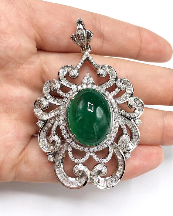 Emerald high jewelry deals