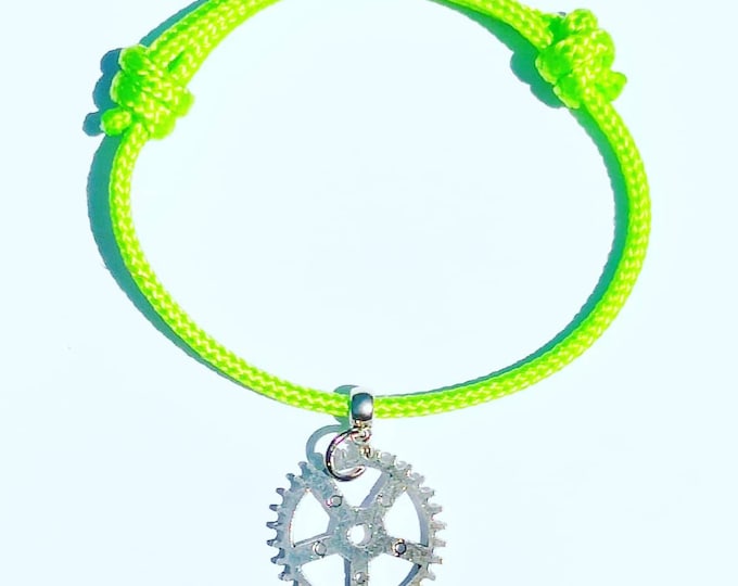 Bike Gear Bracelet for Bicycle Riders, and Cyclist Great Gift, Cog Charm on Paracord, Upcycled Cycle Engineer Bike Chain Cog Design Car