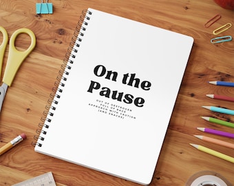 Divertente diario sulla menopausa: quaderno a righe A5 "On the Pause"