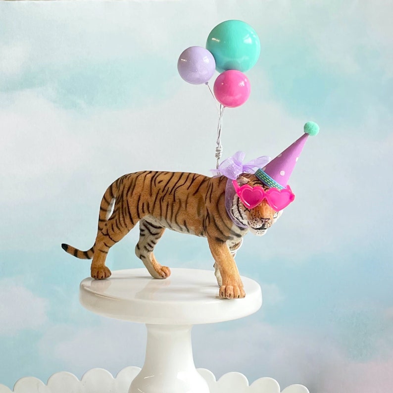 Tiger Cake Topper image 1