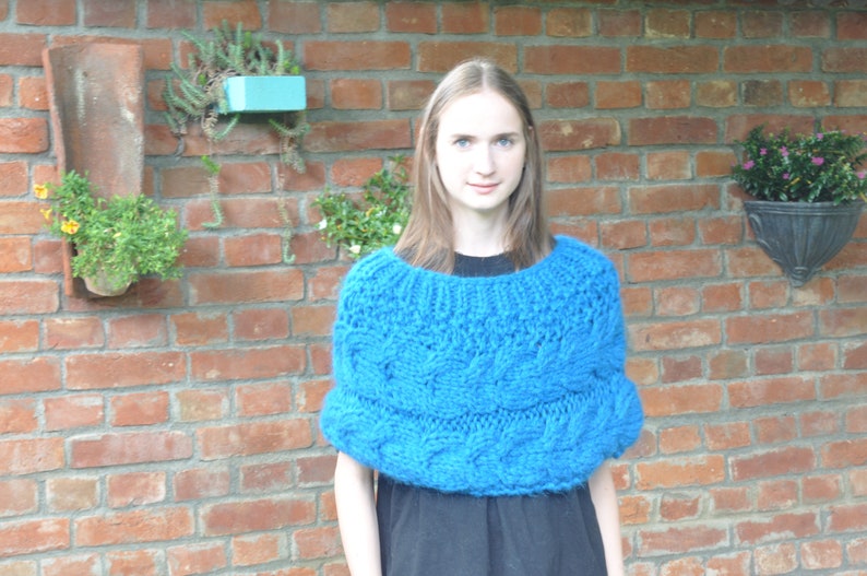 Poncho mit Zopf used Look Bild 5