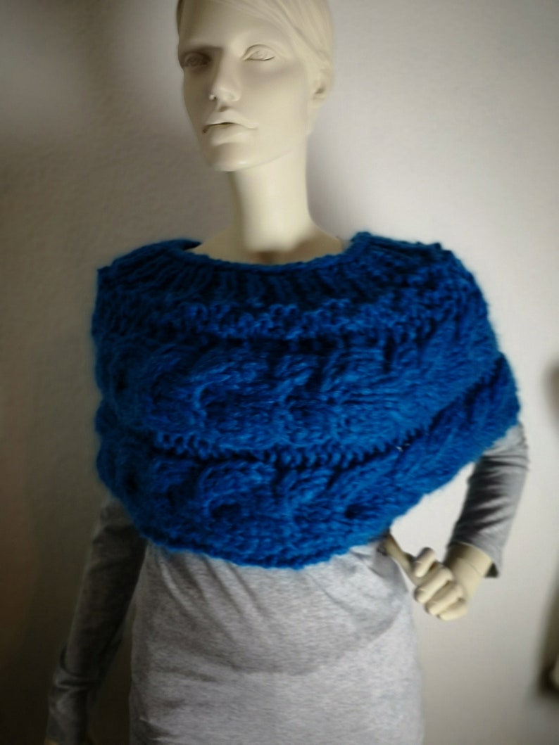 Poncho mit Zopf used Look Bild 1