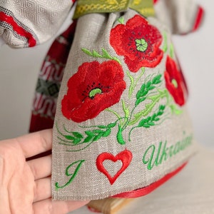 Motanka doll Ukraine gift, Ukrainian doll Motanka Ukrainian folk art, Gift for parents Homedecor Amulet for woman Magical gift for mother image 5