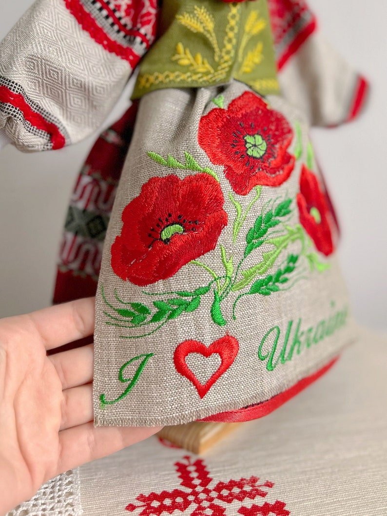 Motanka doll Ukraine gift, Ukrainian doll Motanka Ukrainian folk art, Gift for parents Homedecor Amulet for woman Magical gift for mother image 5