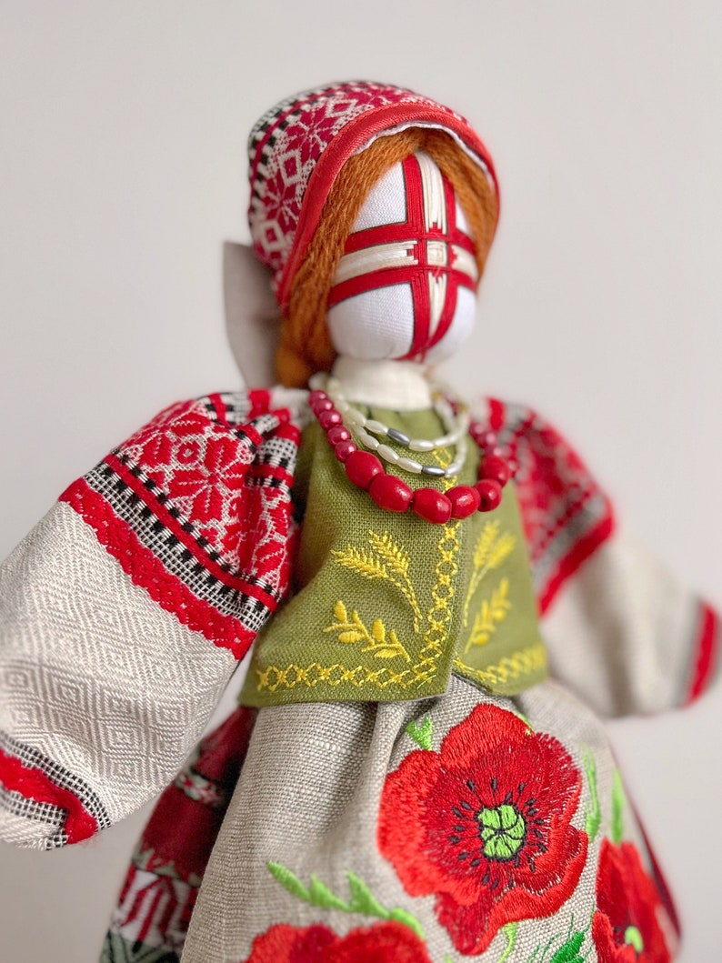 Motanka doll Ukraine gift, Ukrainian doll Motanka Ukrainian folk art, Gift for parents Homedecor Amulet for woman Magical gift for mother image 4
