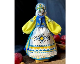 Motanka doll Ukraine Ukrainian gift Handmade Ukrainian Motanka Amulet female Slavic amulet Prosperity gift Ukraine Bride talisman Family