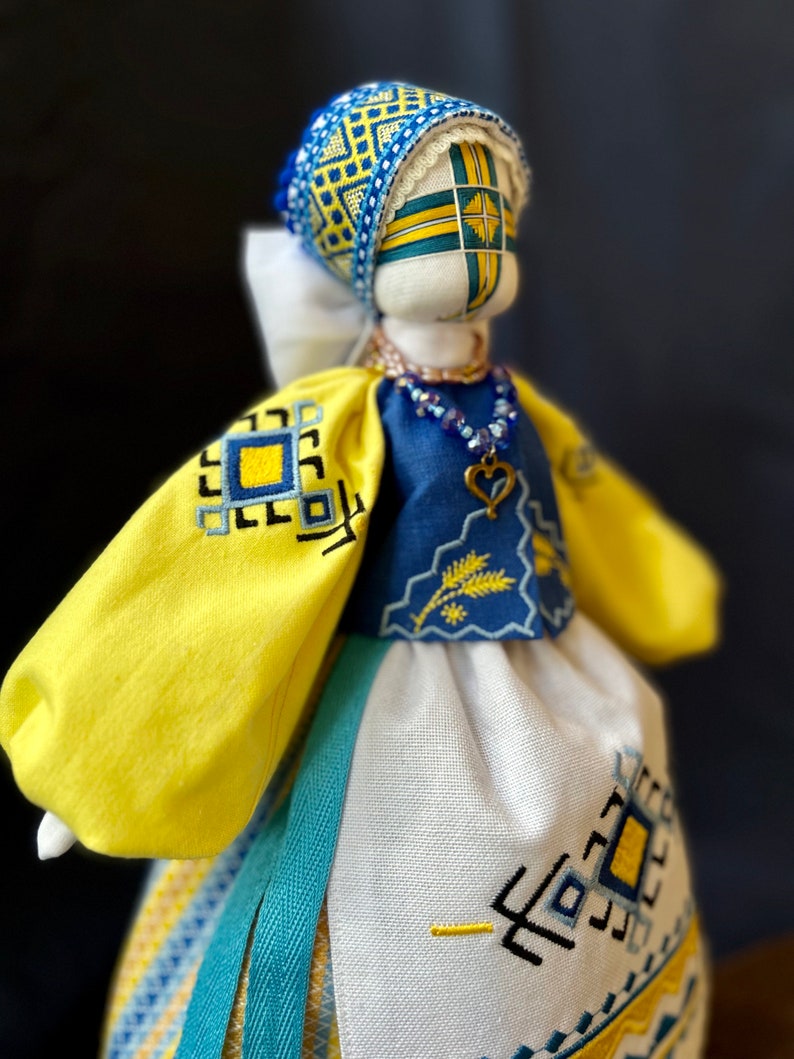 Motanka doll Ukraine Ukrainian gift Handmade Ukrainian Motanka Amulet female Slavic amulet Prosperity gift Ukraine Bride talisman Family image 4