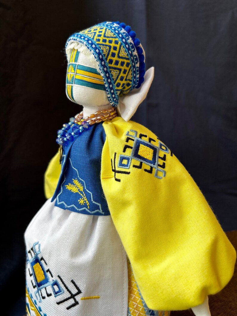 Motanka doll Ukraine Ukrainian gift Handmade Ukrainian Motanka Amulet female Slavic amulet Prosperity gift Ukraine Bride talisman Family image 3