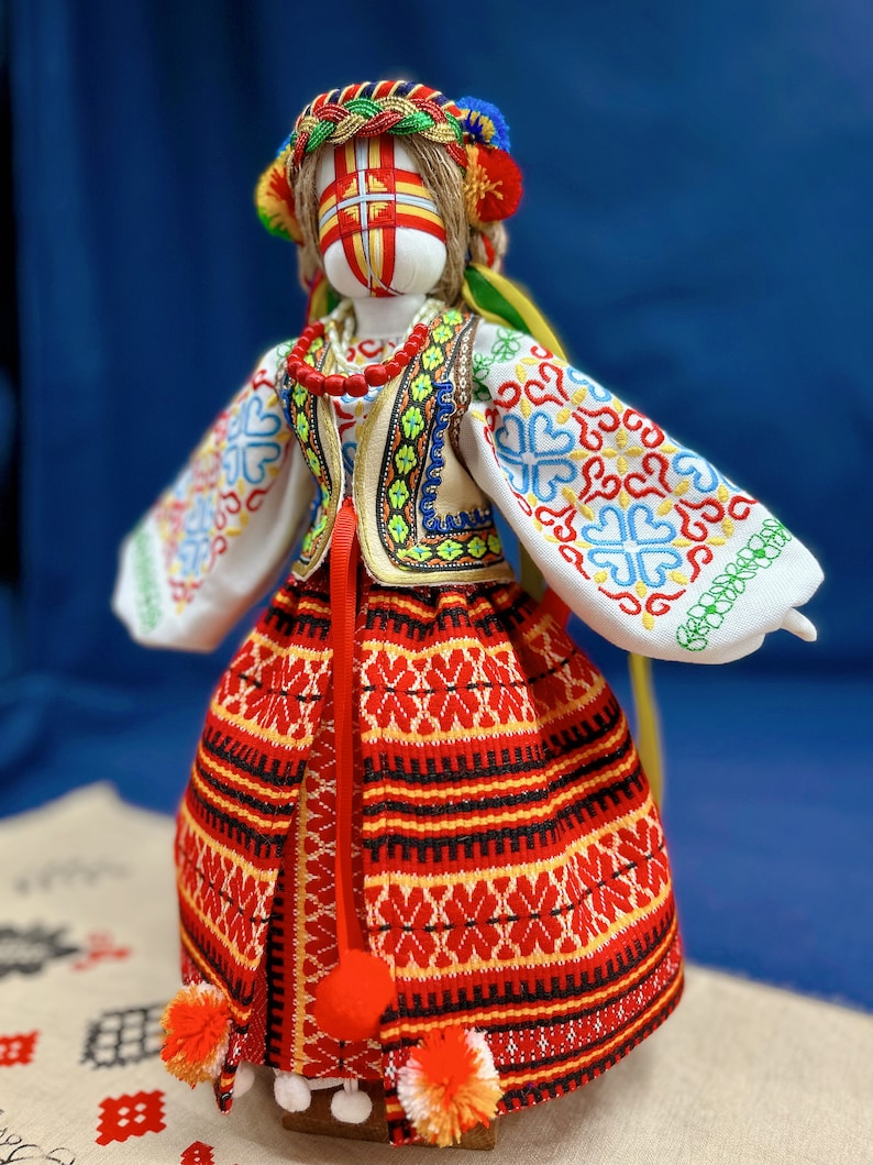 Amulet female Motanka Ukrainian Handmade Motanka doll Ukrainian Ukraine gift doll OOAK Pregnancy gift collectible doll magical amulet doll image 9