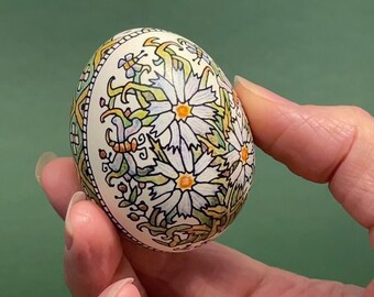 Traditionellt ukrainskt påskägg, original handmålad Pysanka, ukrainsk målad äggprydnad