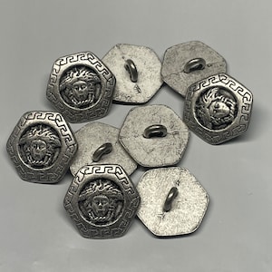 Medusa Head hexagon button (5)