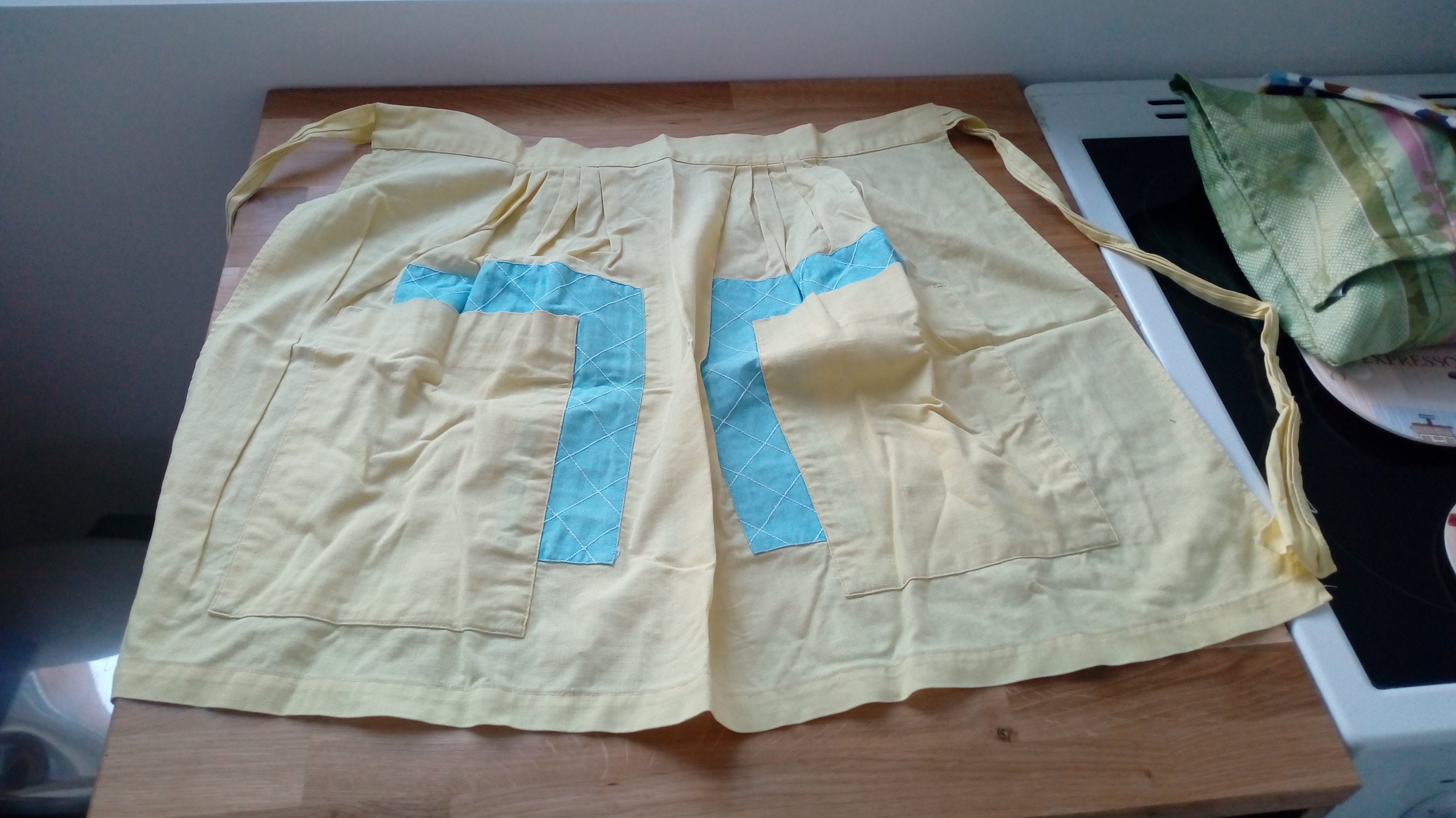 Tablier de Cuisine Vintage Jaune et Pointes Bleu Opal Taille 38/40