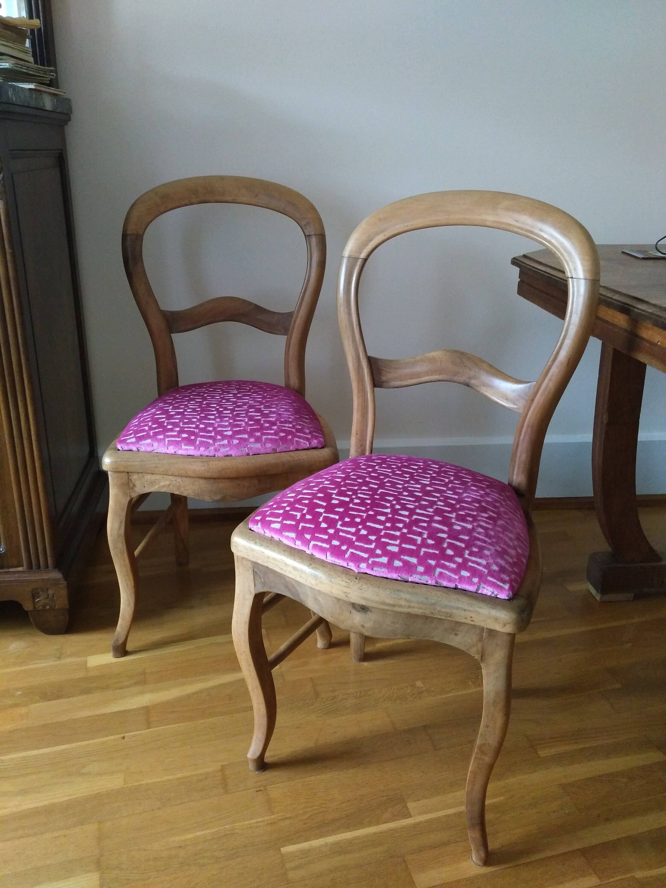 Lot de 2 Chaises Louis Philippe Refaites à Neuf avec Galette Amovible Recouvertes Velours Rose