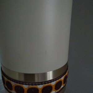 DISCOUNT Vintage-Lampe braune Farbe Kunststoff und Metall mit Holzfuß Bild 5