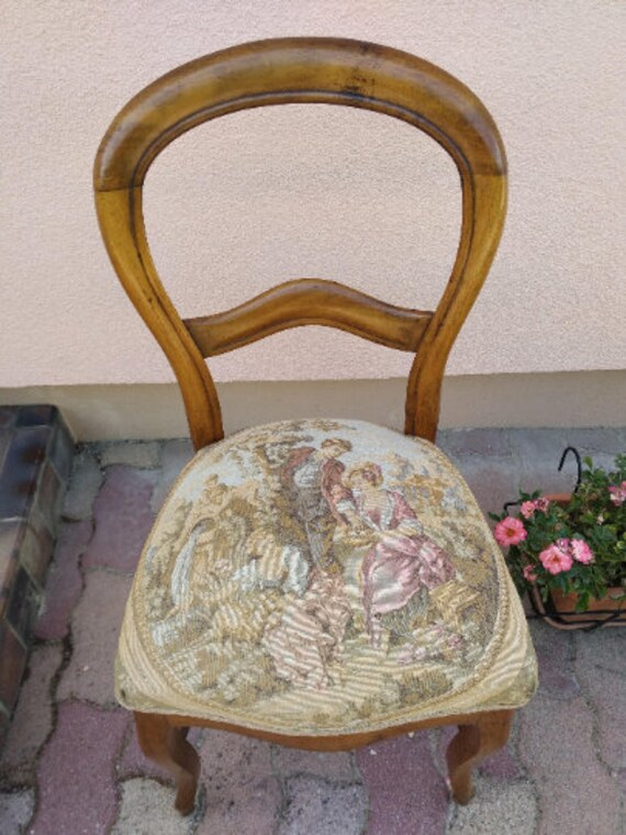 Chaise Louis-Philippe Refaite à Neuf avec Tissus Motif Scène Romantique d'origine