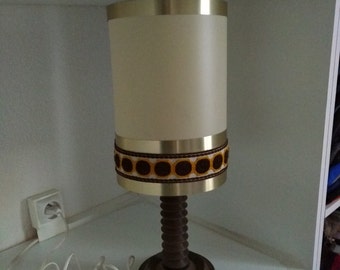 DISCOUNT Vintage lamp brown plastic and metal with wooden foot stripe