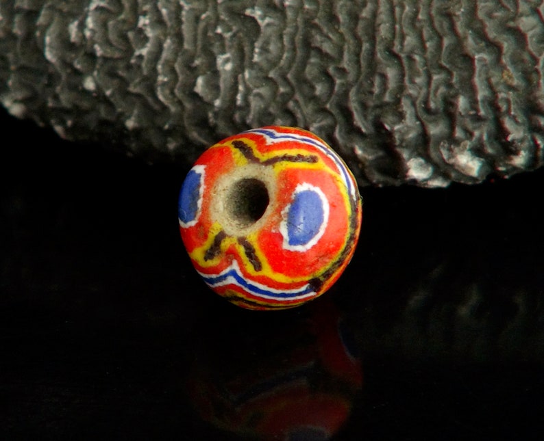 Old traditional Muraqat or Kiffa bead: K 17 image 3