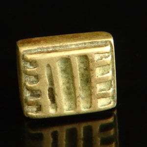 Old Akan and Ashanti geometric goldweight: B 39
