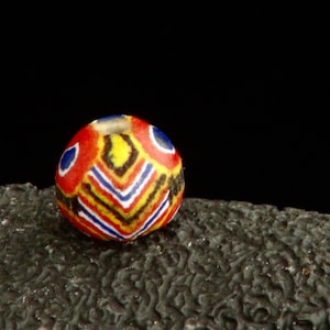 Old traditional Muraqat or Kiffa bead: K 17 image 1