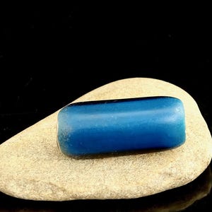 Old Venetian Nueva Cadiz blue bead: V 812