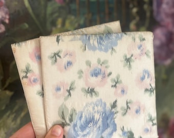 Porta pañuelos de seda con diseño floral vintage