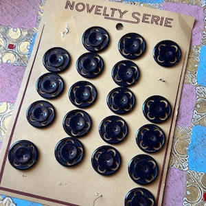 Vintage Plastic Novelty Buttons on Card - Vintage Sewing, vintage haberdashery, vintage craft