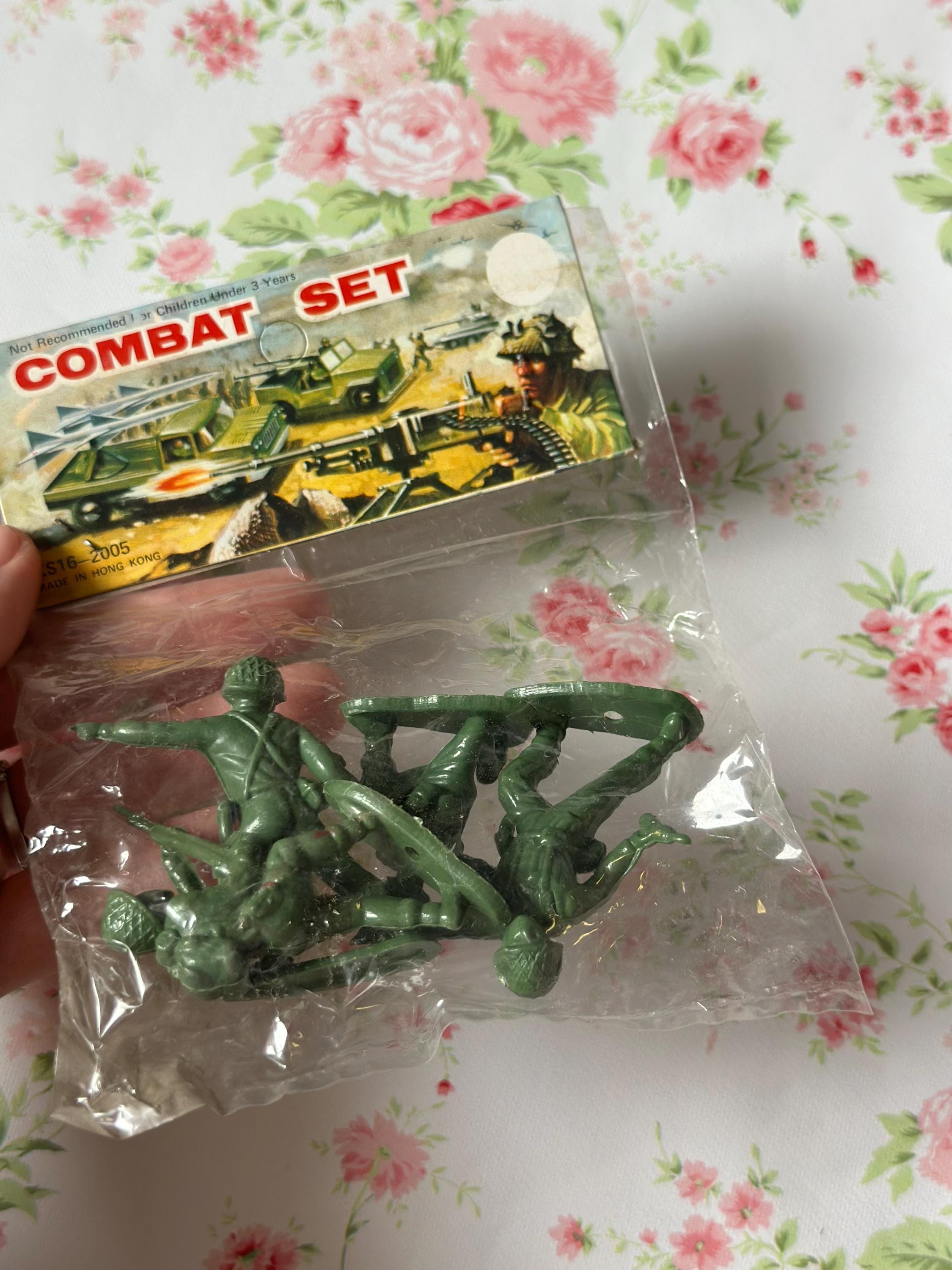 Vintage Toy Soldier Combat Set - five and dime, new old stock, HONG KONG