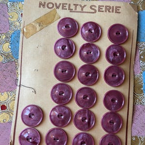 Vintage Plastic Novelty Buttons on Card - Vintage Sewing, vintage haberdashery, vintage craft