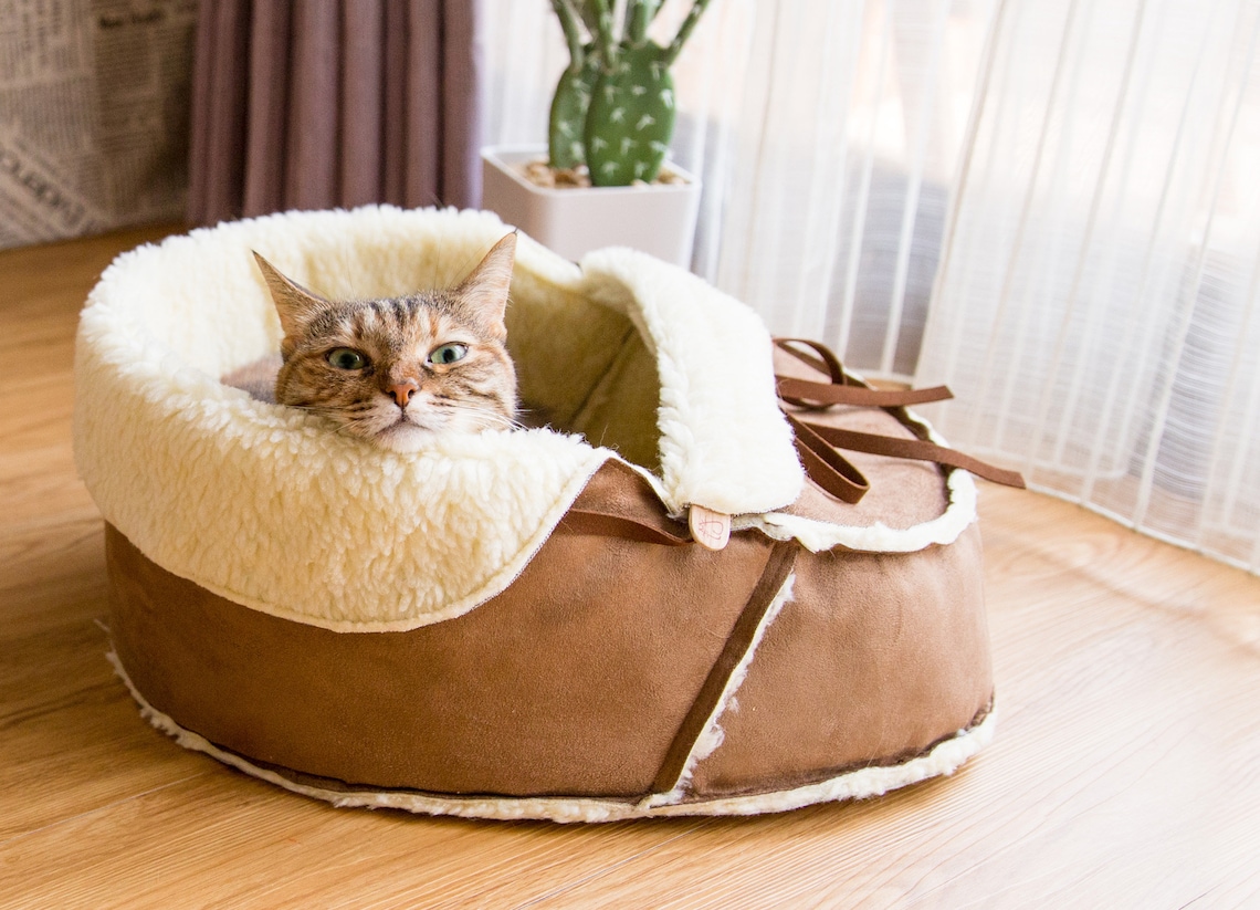 Fluffy Warm Sherpa Moccasin Shoe Cat Bed With Vegan Materials: Brown
