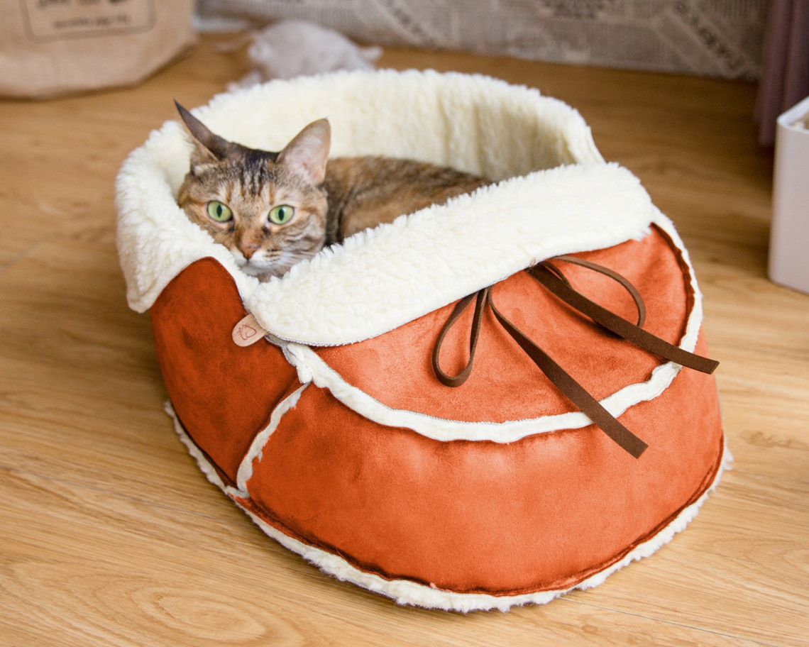 Fluffy Warm Sherpa Moccasin Shoe Cat Bed With Vegan Materials: Orange