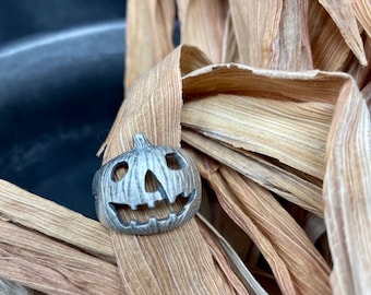 Anillo de calabaza de Halloween - Anillo de halloween de plata - Anillo de linterna Jack O' - Regalo de fan de terror - Anillo de Halloween - Joyería de calabaza - Joyería gótica