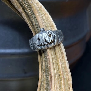 Pumpkin Jack-O Ring - Carved Pumpkin Ring - pompoen sieraden - Halloween Lover Ring - Halloween cadeau - horror fan cadeau - Goth zilveren ring