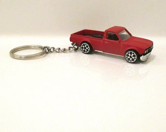 HOT WHEELS key chain!! Datsun 820